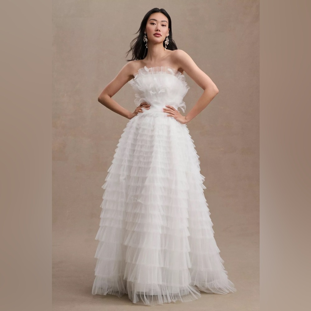 MAC DUGGAL
Kylie Strapless Ruffle Wedding Gown Anthropologie - Picture 3 of 17